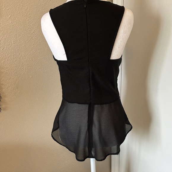 Embroidered Black Sleeveless Blouse - Picture 5 of 9